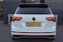 Volkswagen Tiguan 1.4  e-Hybrid R-Line Black style 245pk/ Panodak /DCC/Leer/Navi Pro /Head-up/360gr Camera/Trekhaak wegklb./ AppConn/ACC