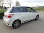 Toyota Yaris 1.5 Hybrid 100pk 5D CVT Bi-Tone