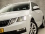 Skoda Octavia 1.0 TSI Sport (APPLE CARPLAY, GROOT NAVI, CLIMATE, STOELVERWARMING, SPORTSTOELEN, GETINT GLAS, CRUISE, TREKHAAK, NIEUWSTAAT)