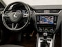 Skoda Octavia 1.0 TSI Sport (APPLE CARPLAY, GROOT NAVI, CLIMATE, STOELVERWARMING, SPORTSTOELEN, GETINT GLAS, CRUISE, TREKHAAK, NIEUWSTAAT)