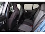 Volvo XC40 T5 Recharge Plus Dark - Panorama/schuifdak - IntelliSafe Assist - Harman/Kardon audio - Parkeercamera achter - Parkeersensoren voor & achter - Elektr. bedienb. voorstoelen met geheugen links - Draadloze tel. lader - Extra getint glas - 19' LMV