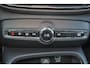 Volvo XC40 T5 Recharge Plus Dark - Panorama/schuifdak - IntelliSafe Assist - Harman/Kardon audio - Parkeercamera achter - Parkeersensoren voor & achter - Elektr. bedienb. voorstoelen met geheugen links - Draadloze tel. lader - Extra getint glas - 19' LMV