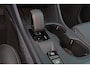 Volvo XC40 B3 Core - IntelliSafe Assist & Surround - 360º Camera - Verwarmde voorstoelen & stuur - Parkeersensoren voor & achter - Elektr. bedienb. voorstoelen met geheugen links - Draadloze tel. lader - Extra getint glas - 19' LMV