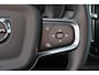 Volvo XC40 B3 Core - IntelliSafe Assist & Surround - 360º Camera - Verwarmde voorstoelen & stuur - Parkeersensoren voor & achter - Elektr. bedienb. voorstoelen met geheugen links - Draadloze tel. lader - Extra getint glas - 19' LMV