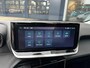 Peugeot 208 Allure 1.2 Turbo 100 PK 6-Bak | NETTO DEAL | LED Koplampen | Facelift Model | Parkeersensoren Rondom | 10'' inch Touch Screen | Draadloze telefoon Navigatie via Apple Car play/ Android Auto | Cruise Control | Rijbaan Bewaking | Stuurwiel Bediening | Half Lederen Bekleding |