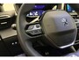 Peugeot e-2008 EV GT Pack 50 kWh | Adaptive Cruise Control | Panorama dak | Stoelverwarming | Alcantara bekleding | Full LED | Camera | Drive Assist | Keyless Entry & Start | Navigatie