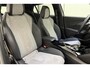 Peugeot e-2008 EV GT Pack 50 kWh | Adaptive Cruise Control | Panorama dak | Stoelverwarming | Alcantara bekleding | Full LED | Camera | Drive Assist | Keyless Entry & Start | Navigatie