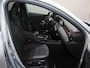 Mercedes-Benz A-klasse 180 Business Solution AMG | Panoramaschuifdak | Nightpakket | Achteruitrijcamera | Apple carplay / Android auto