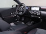 Mercedes-Benz A-klasse 180 Business Solution AMG | Panoramaschuifdak | Nightpakket | Achteruitrijcamera | Apple carplay / Android auto