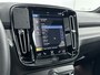 Volvo XC40 T5 Recharge R-Design | 19" | Leder/Nubuck | Panoramadak | Trekhaak | Adaptieve cruise | Stoel/stuurverwarming | Getint glas | Parkeercamera AUTOMATIC | Elektrisch glazen panorama-dak | Keyless entry | LED koplampen | Lichtmetalen velgen 5-spaaks 19" | Parkeersensor achter | Parkeersensor voor | Parkeersensor voor | Trekhaak uitklapbaar | Navigatiesysteem full map + hard disk | Cruise control