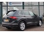 Volkswagen Tiguan 149PK 1.5 TSI Life AUTOMAAT | Achteruitrijcamera | Stuurwiel verwarmd | Trekhaak elektrisch uitklapbaar