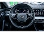 Skoda Octavia Combi 1.0 e-TSI Business Edition Plus | Elektrisch glazen panorama-dak | Trekhaak uitklapbaar | Voorstoelen verwarmd