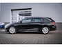 Skoda Octavia Combi 1.0 e-TSI Business Edition Plus | Elektrisch glazen panorama-dak | Trekhaak uitklapbaar | Voorstoelen verwarmd