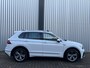 Volkswagen Tiguan 1.5 TSI Highline Business R | Panorama Dak | Stoelverwarming
