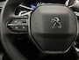 Peugeot 2008 SUV Allure Pack 130pk Automaat | Navigatie | Achteruitrijcamera | 3D Cockpit | Climate Control | Adaptieve Cruise Control | Led koplampen | Parkeersensoren | Afwijkende dakkleur | Keyless start | Apple Carplay / Android Auto | Bluetooth | DAB+ radio | Donker getint glas | 17" lichtmetalen velgen |