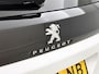 Peugeot 3008 SUV Crossway 130pk | Navigatie | Schuif-/Kanteldak | Achteruitrijcamera | Leder/Alcantara | Full Led koplampen | Handsfree Achterklep | Climate Control | Adaptieve Cruise Control | Grip Control | Parkeersensoren v+a | Keyless | Dodehoeksensor | Apple Carplay / Android Auto | Donker getint glas | 18" lichtmetalen velgen |