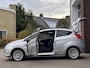 Ford Fiesta 1.6 Titanium 120PK Cruise Climate Verwarmde Voorruit Parkeersensoren Achter Regensensor Centrale Vergrendeling *Compleet*