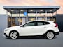 Volvo V40 Cross Country T3 Polar+ Luxury | 17" Allseason | Trekhaak | Adaptieve cruise | BLIS | Elektrisch verst. stoelen | Parkeerverwarming | Panoramadak | Harman Kardon | Parkeercamera