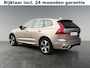 Volvo XC60 2.0 T6 Plug-in hybrid AWD Plus Dark | Trekhaak | Panormadak | Lederen bekleding | Adaptive Cruise Control |