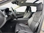 Volvo XC60 2.0 T6 Plug-in hybrid AWD Plus Dark | Trekhaak | Panormadak | Lederen bekleding | Adaptive Cruise Control |