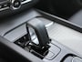 Volvo XC60 2.0 T6 Plug-in hybrid AWD Ultra Dark | Adaptive cruise control | 360° camera | Trekhaak | Stoel- en stuurverwarming | Dode hoek detectie BLIS | All season banden | Elektrisch bedienbaar panorama dak |
