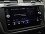 Volkswagen Tiguan 1.5TSI/150PK R-Line Blackstyle DSG · Panoramadak · Apple/Android · Parkeersensoren + Camera