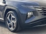 Hyundai Tucson 1.6 T-GDI HEV Comfort Smart Automaat / Fabrieksgarantie tot 02-2028 ** / Dealer onderhouden / Navigatie / Achteruitrijcamera / Stuur- en stoelverwarming / Apple Carplay Android / 19" LM + All Season banden /