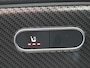 Mercedes-Benz GLB 200 AMG 7-pers. Business Solution | Panorama - Schuifdak | Trekhaak | Sfeerverlichting | Dodehoek Assistent | DAB+ Radio | Klasse 3 Alarm | Night Pakket