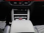 Volkswagen Tayron 1.5 eHybrid R-Line Edition | SoH 100% | 204 PK | Automaat | Panorama Schuif/Kantel Dak | Trekhaak | Harman & Kardon | IQ-Light | Black Style | Stoel en Stuurverwarming