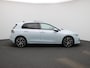 Volkswagen Golf 1.5 eHybrid Style Edition | 204 PK | SoH 100% | Panorama Dak | Trekhaak | Ergo Stoel (Massage) | Stoel en Stuurverwarming