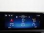 Mercedes-Benz A-klasse 180 Star Edition Luxury Line | Cruise Control | Achteruitrijcamera | DAB+ Radio | Voorstoelen Verwarmd | Sfeerverlichting | 17" Lichtmetalen Velgen