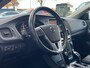 Volvo V40 T2 Polar+ | Cruise control | Stoelverwarming | LED | 16'' Velgen | Parkeersensoren achter | Navigatie |