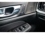 Volvo V60 2.0 T6 Plug-in hybrid AWD Plus Dark | Trekhaak | Adaptive Cruise Control | 360 Camera | Harman/Kardon | Stuurverwarming | Stoelverwarming voor & achter | Verwarmbare Voorruit | Sportstoelen |