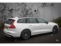 Volvo V60 2.0 T6 Plug-in hybrid AWD Plus Dark | Trekhaak | Adaptive Cruise Control | 360 Camera | Harman/Kardon | Stuurverwarming | Stoelverwarming voor & achter | Verwarmbare Voorruit | Sportstoelen |