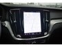 Volvo V60 2.0 T6 Plug-in hybrid AWD Plus Dark | Trekhaak | Adaptive Cruise Control | 360 Camera | Harman/Kardon | Stuurverwarming | Stoelverwarming voor & achter | Verwarmbare Voorruit | Sportstoelen |
