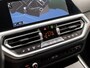 BMW 3-Serie Touring 330e High Executive Sportline 293Pk Automaat (APPLE CARPLAY, GROOT NAVI, LEDER, CAMERA, SFEERVERLICHTING, STOELVERWARMING, SPORTSTOELEN, GETINT GLAS, TREKHAAK ELEKTRISCH, ELEK ACHTERKLEP, NIEUWSTAAT)