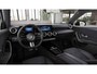 Mercedes-Benz A-klasse 180 Business Solution AMG | Panoramaschuifdak | Stoelverwarming | Achteruitrijcamera | MULTIBEAM LED |