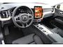 Volvo XC60 2.0 T6 Plug-in hybrid AWD Plus Dark | Keyless entry/start | Achteruitrijcamera | Elektrische kofferbakklep | Memory stand stoelen | Adaptive cruise | Wegklapbare trekhaak | Apple CarPlay/Android Auto | Climate controle | Draadloze telefoonlader | Lane assist | Stoelverwarming V+A | Stuurverwarming |