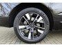 Volvo XC60 2.0 T6 Plug-in hybrid AWD Plus Dark | Keyless entry/start | Achteruitrijcamera | Elektrische kofferbakklep | Memory stand stoelen | Adaptive cruise | Wegklapbare trekhaak | Apple CarPlay/Android Auto | Climate controle | Draadloze telefoonlader | Lane assist | Stoelverwarming V+A | Stuurverwarming |