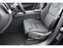 Volvo XC60 2.0 T6 Plug-in hybrid AWD Plus Dark | Keyless entry/start | Achteruitrijcamera | Elektrische kofferbakklep | Memory stand stoelen | Adaptive cruise | Wegklapbare trekhaak | Apple CarPlay/Android Auto | Climate controle | Draadloze telefoonlader | Lane assist | Stoelverwarming V+A | Stuurverwarming |