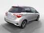 Toyota Yaris 1.5 Hybrid Design Red Navi | Camera | Metallic lak | Bovag garantie | Lage km stand | NAP