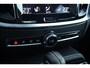 Volvo V60 2.0 T6 Recharge AWD R-Design | Adaptieve Cruise Control | Panoramadak | Trekhaak | Parkeercamera | Stoelen elektrisch verstelbaar + geheugen |