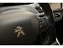 Peugeot 208 1.2 PureTech Allure | Apple carplay/Android auto | Navigatie | Trekhaak | Lichtmetalen velgen 16'' | Climate control | Parkeersensoren |