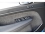 Volvo XC40 2.0 B4 Plus Dark | HarmanKardon | Trekhaak | Elektrische Stoel met Geheugen |