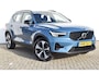 Volvo XC40 2.0 B4 Plus Dark | HarmanKardon | Trekhaak | Elektrische Stoel met Geheugen |