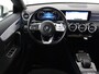Mercedes-Benz CLA 180 AMG | Carplay | Stoelverwarming | Camera | Navigatie | Leder/Alcantara | Sfeerverlichting | Park Assist | Full LED | Widescreen | Climate control | Sportstoelen | Cruise control