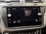 Volkswagen Tiguan 1.4 TSI R-line Handgeschakeld | Half/leer | R-line stuurwiel | LED verlichting | Stoelverwarming | Zwarte hemelbekleding | Apple CarPlay | Adaptieve cruise control | Parkeersensoren voor en achter