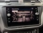 Volkswagen Tiguan 1.4 TSI R-line Handgeschakeld | Half/leer | R-line stuurwiel | LED verlichting | Stoelverwarming | Zwarte hemelbekleding | Apple CarPlay | Adaptieve cruise control | Parkeersensoren voor en achter