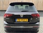 Volkswagen Tiguan 1.4 TSI R-line Handgeschakeld | Half/leer | R-line stuurwiel | LED verlichting | Stoelverwarming | Zwarte hemelbekleding | Apple CarPlay | Adaptieve cruise control | Parkeersensoren voor en achter