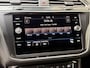 Volkswagen Tiguan 1.4 TSI R-line Handgeschakeld | Half/leer | R-line stuurwiel | LED verlichting | Stoelverwarming | Zwarte hemelbekleding | Apple CarPlay | Adaptieve cruise control | Parkeersensoren voor en achter